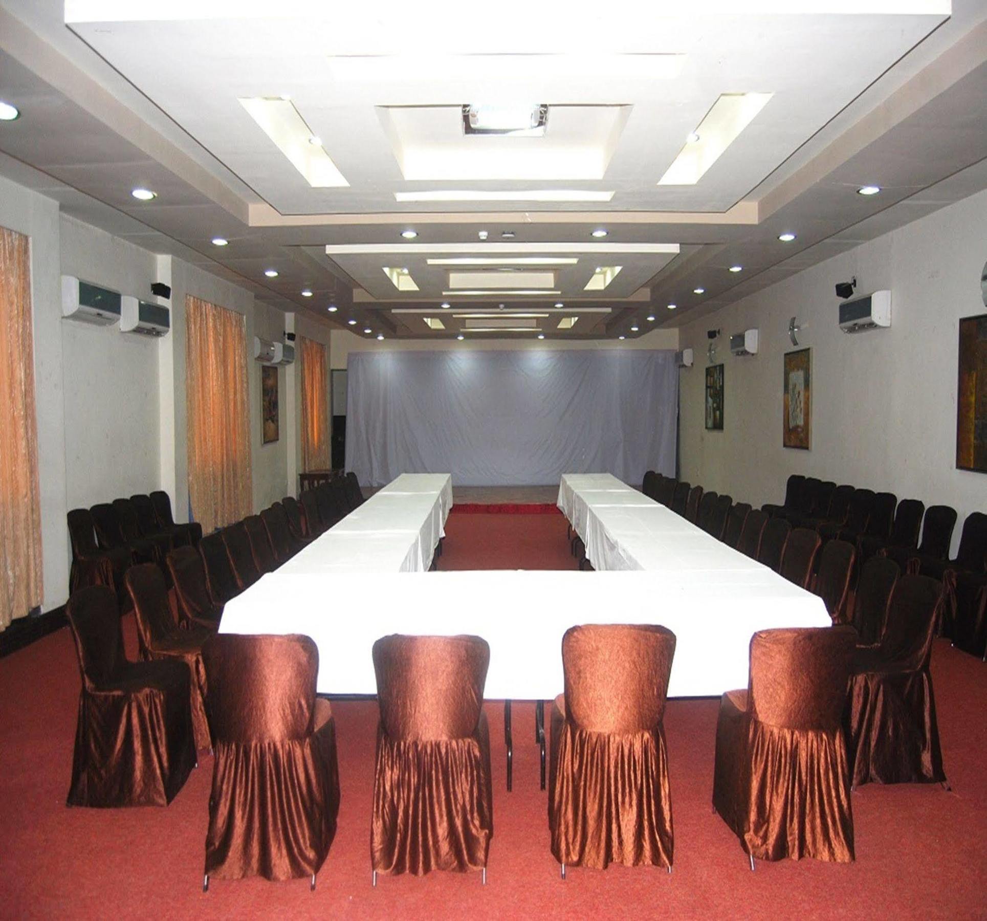 Hotel The Royal Plaza Gangtok Exterior foto